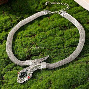 DHARMA STATEMENT NECKLACE